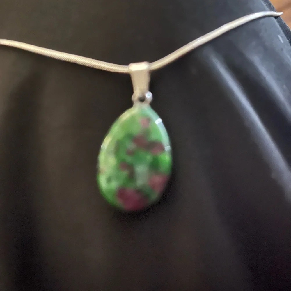 Hand Crafted Green & Red Natural Bloodstone Pendant on Chain Handmade Hand Made - Picture 1 of 4